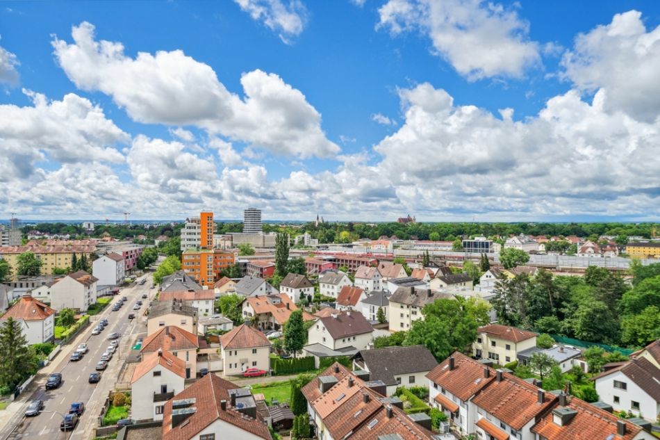 3-Zimmer-ETW mit traumhaftem Blick über Ingolstadt / Süd-Balkon / inkl. Keller & Garage